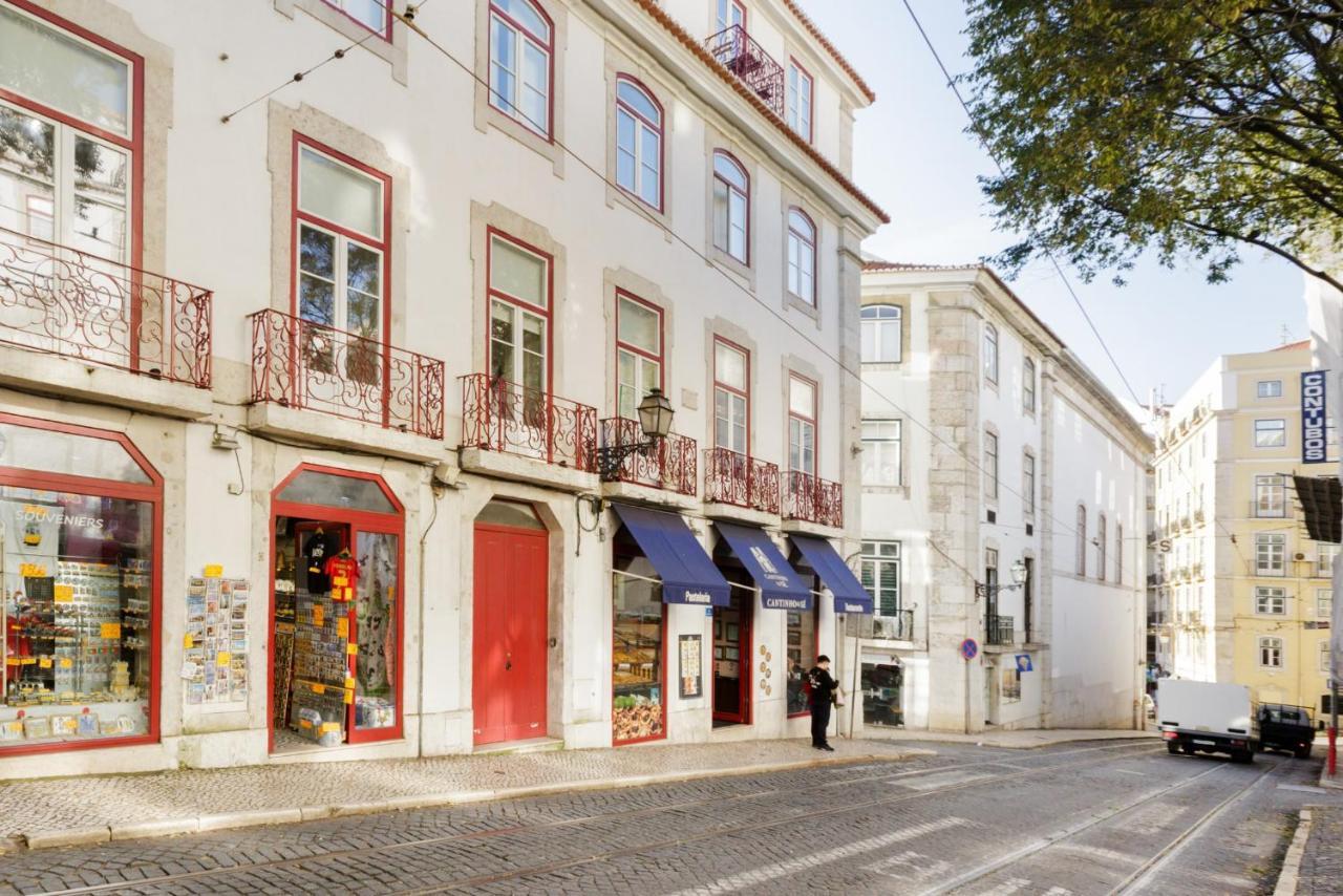 Alfama Sophisticate Flat With Balconies 2Bedrs 2Baths & Ac In 19Th Century Building Historic Center Apartman Lisboa Kültér fotó