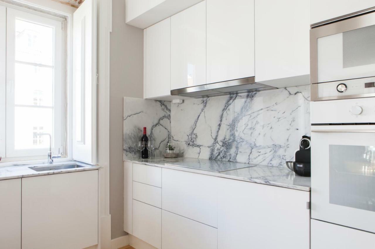 Alfama Sophisticate Flat With Balconies 2Bedrs 2Baths & Ac In 19Th Century Building Historic Center Apartman Lisboa Kültér fotó